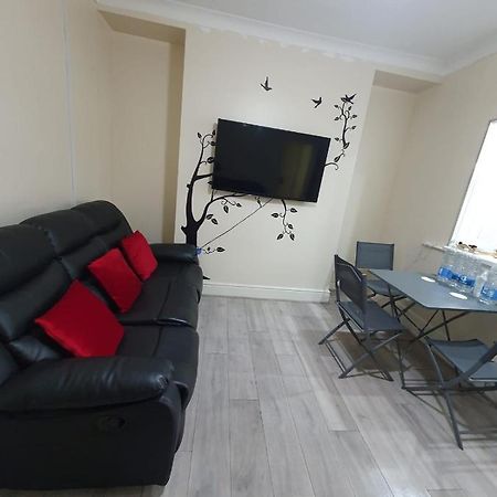Apartament House In The Heart Of Valleys Ebbw Vale Zewnętrze zdjęcie