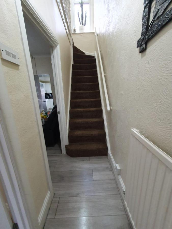 Apartament House In The Heart Of Valleys Ebbw Vale Zewnętrze zdjęcie